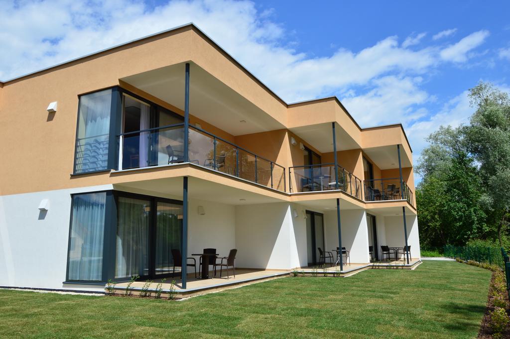 Apartmánový Dom Kriváň Besenova Exterior foto