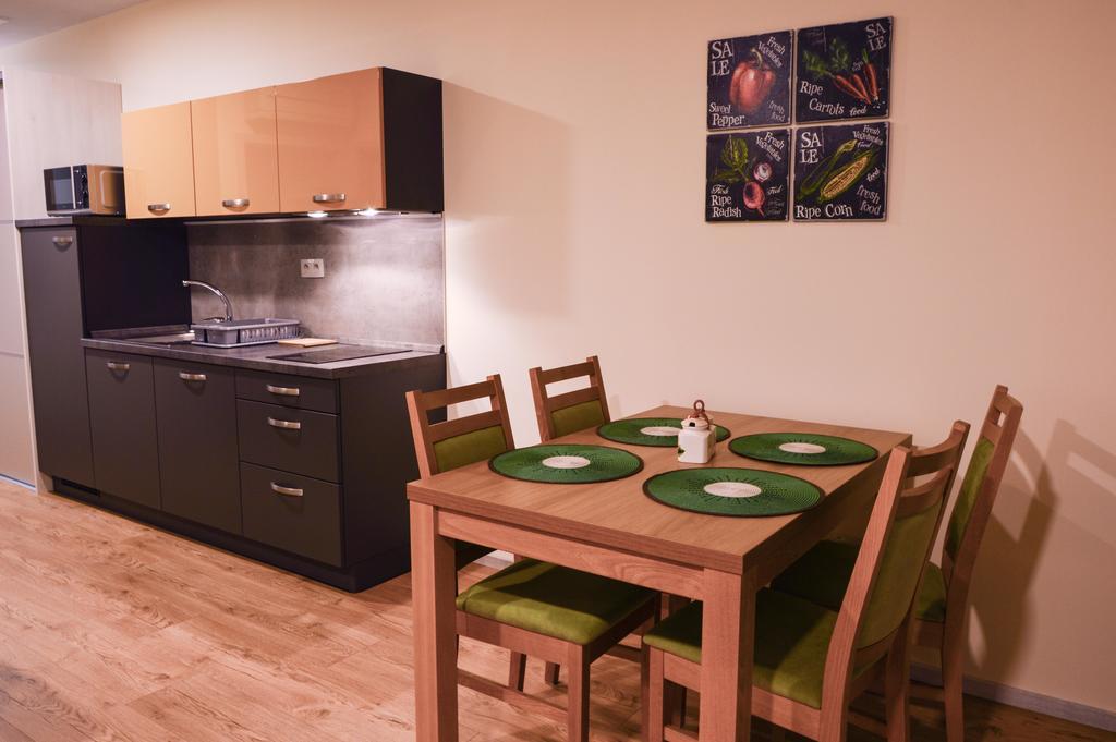 Apartmánový Dom Kriváň Besenova Exterior foto