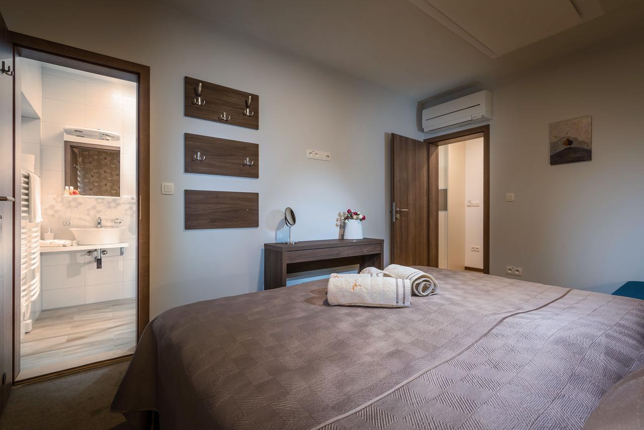 Apartmánový Dom Kriváň Besenova Exterior foto
