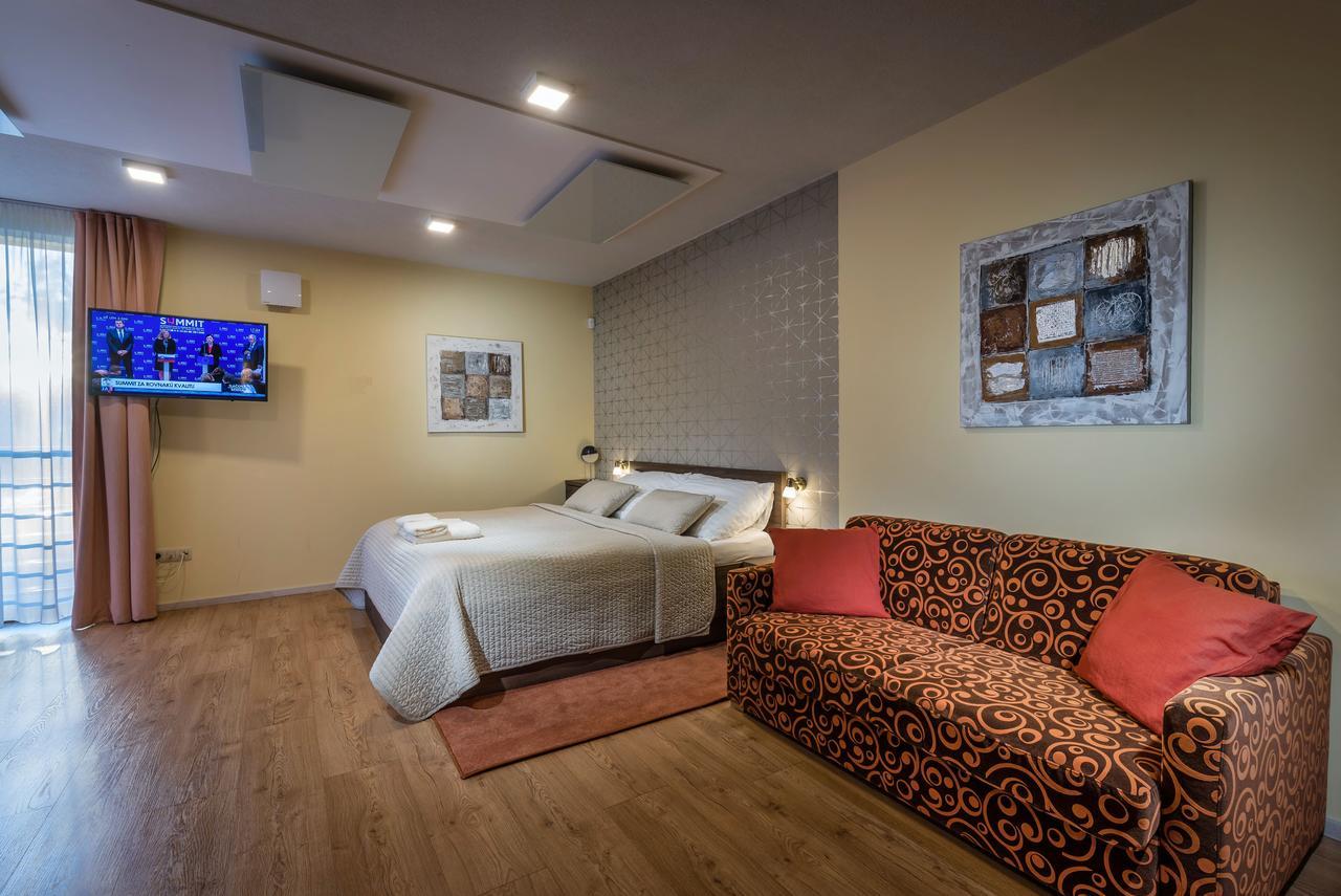 Apartmánový Dom Kriváň Besenova Exterior foto
