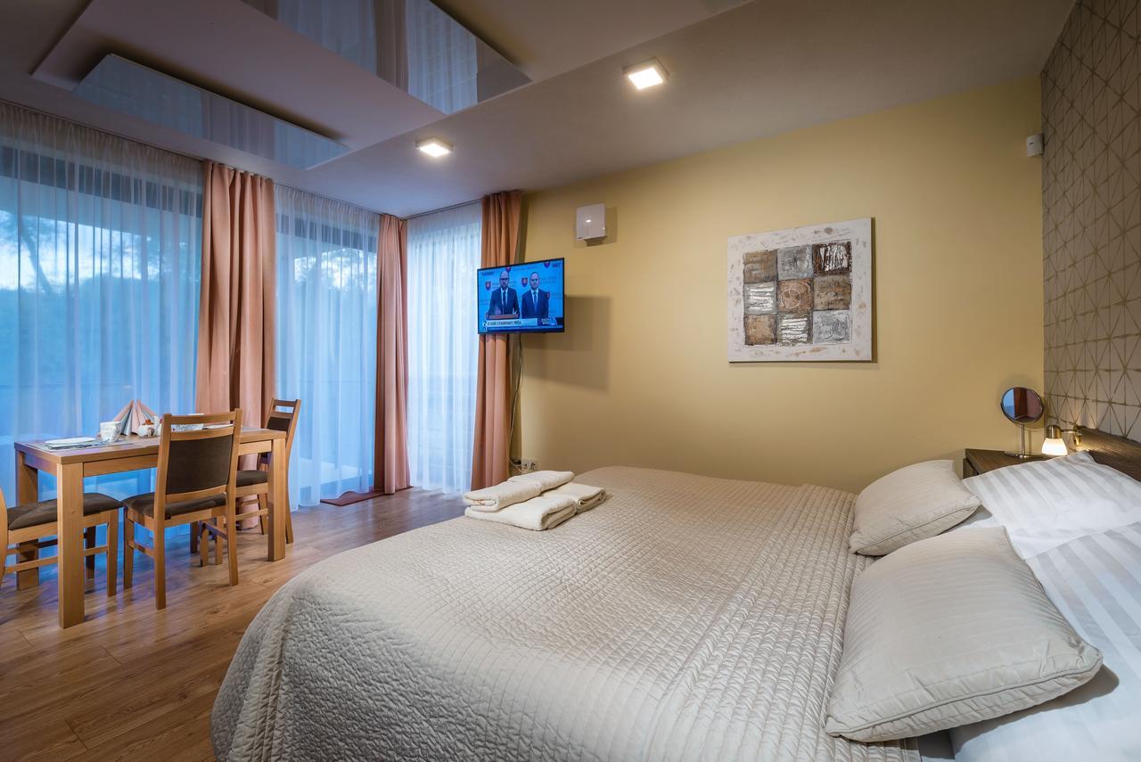 Apartmánový Dom Kriváň Besenova Exterior foto