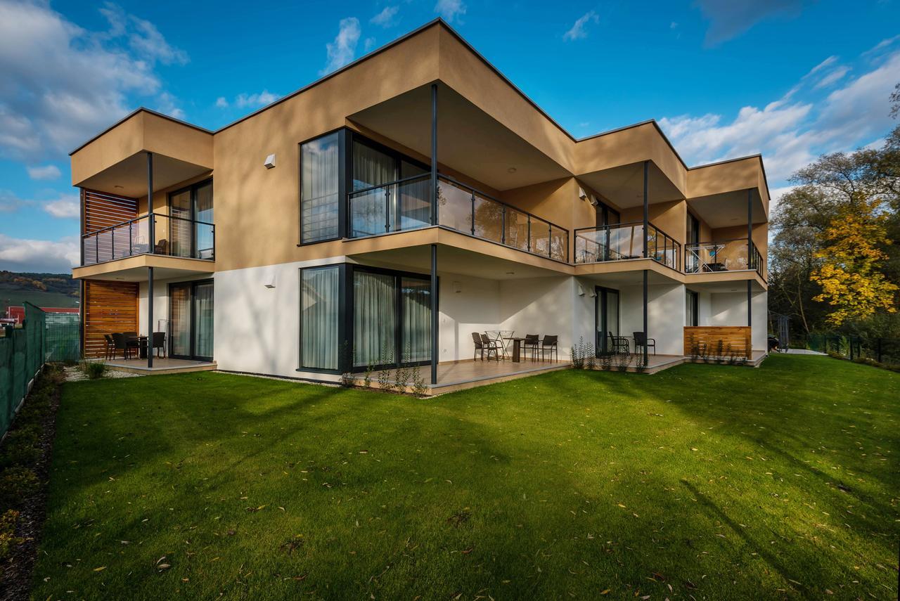 Apartmánový Dom Kriváň Besenova Exterior foto