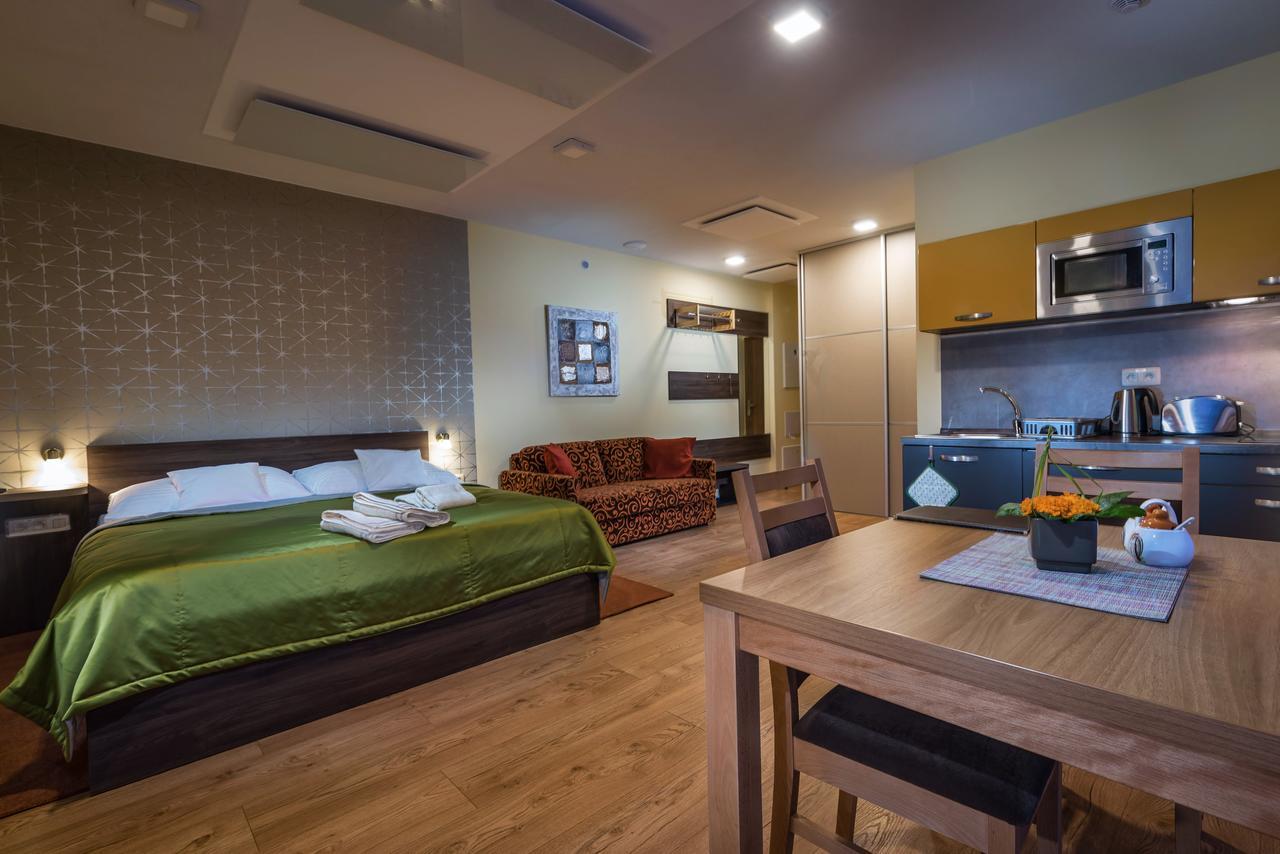 Apartmánový Dom Kriváň Besenova Exterior foto