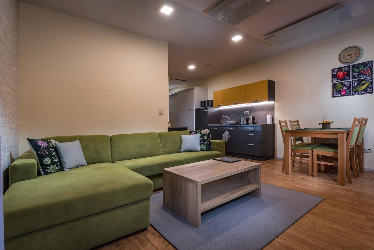 Apartmánový Dom Kriváň Besenova Exterior foto